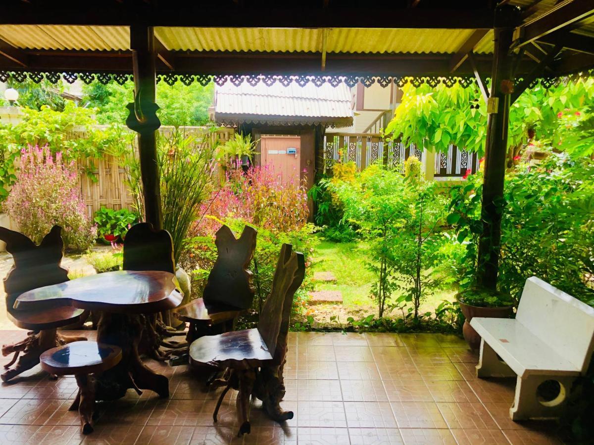Banthai Guesthouse ペッチャブリー エクステリア 写真