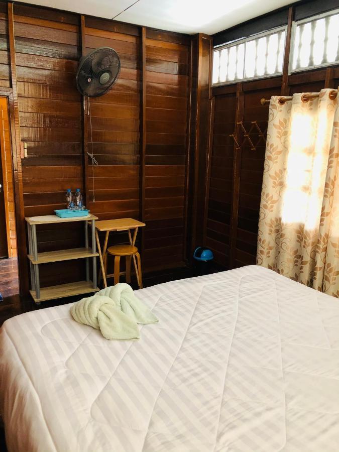 Banthai Guesthouse ペッチャブリー エクステリア 写真