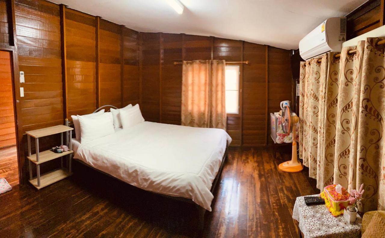 Banthai Guesthouse ペッチャブリー エクステリア 写真