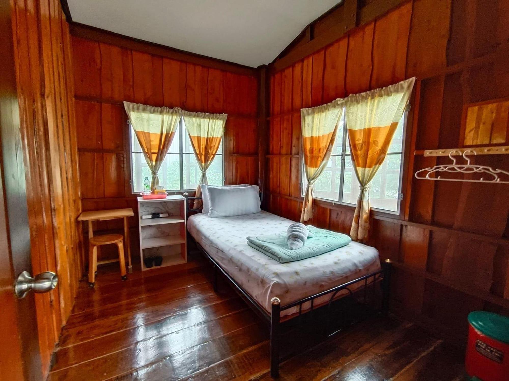 Banthai Guesthouse ペッチャブリー エクステリア 写真