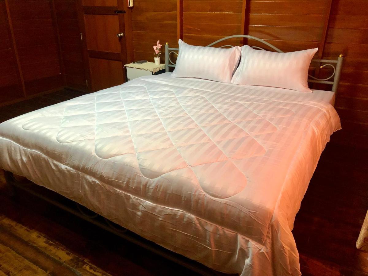Banthai Guesthouse ペッチャブリー エクステリア 写真