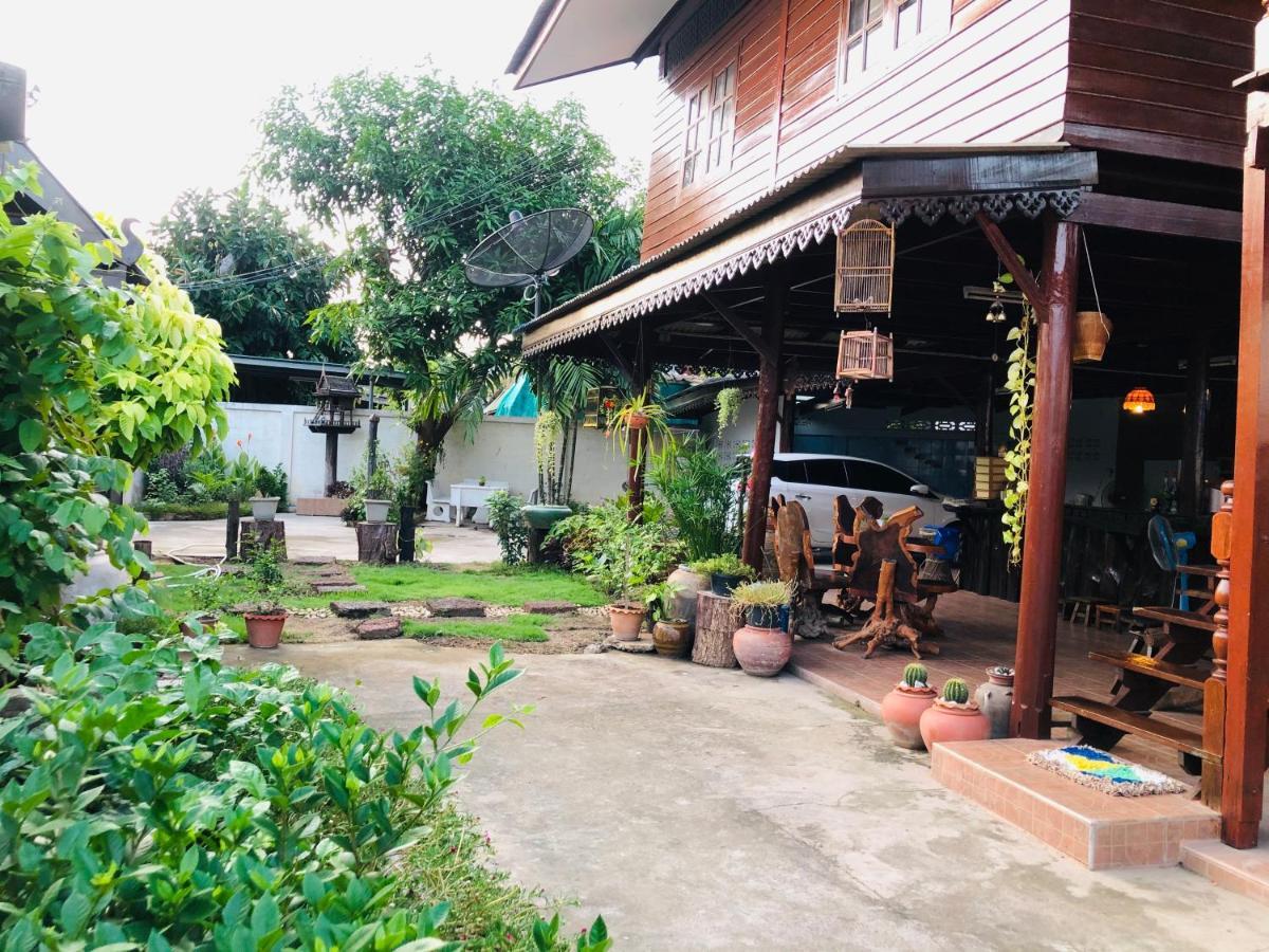 Banthai Guesthouse ペッチャブリー エクステリア 写真