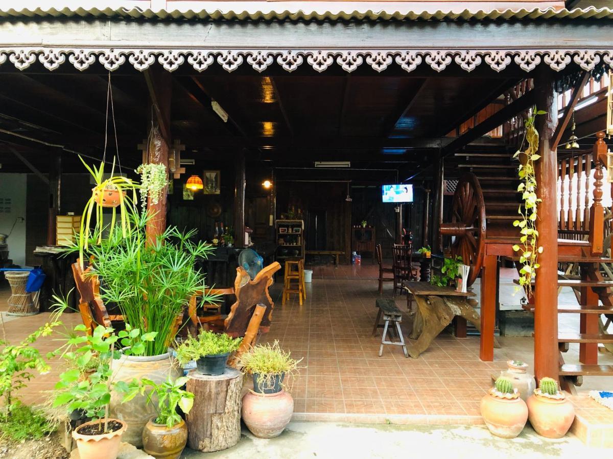 Banthai Guesthouse ペッチャブリー エクステリア 写真