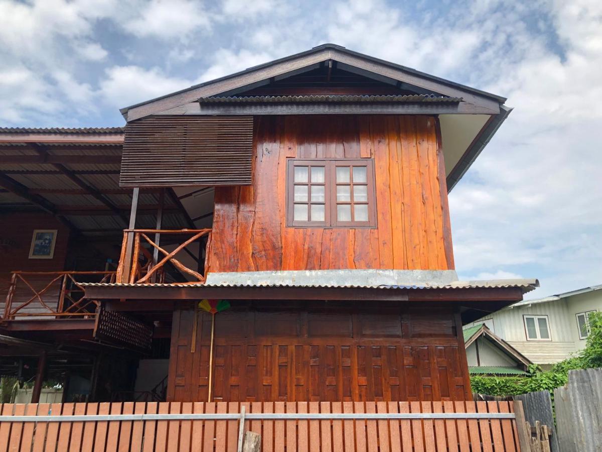 Banthai Guesthouse ペッチャブリー エクステリア 写真