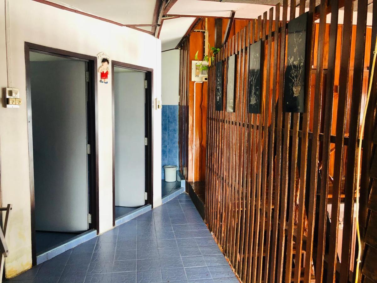 Banthai Guesthouse ペッチャブリー エクステリア 写真